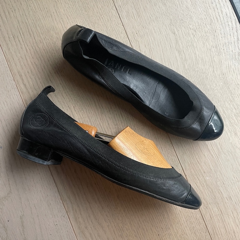 Chanel CC Black Flats, IT 39, US 8, Block Heel, Leather Ballet Pumps